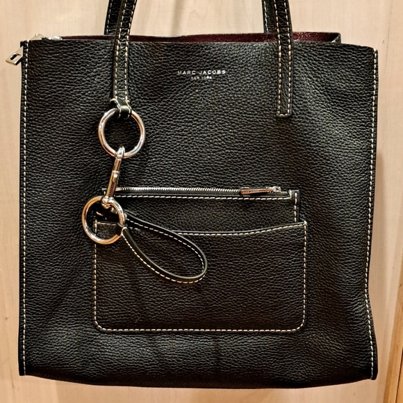 Marc Jacobs Handbags - Marc Jacobs Bold Grind East West leather tote